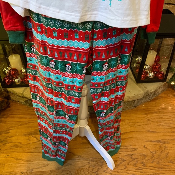 NWT Disney Store Two Piece Winter Mickey and Minnie Mouse Pajama Set XL - Picture 5 of 13